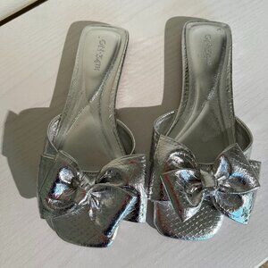 On 34th JAZMINN Silver Bow Flat Slide Sandals Women’s Sz 7 New w/o Box
